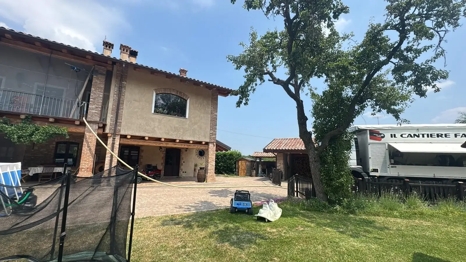 Preparazione di un intervento presso una casa